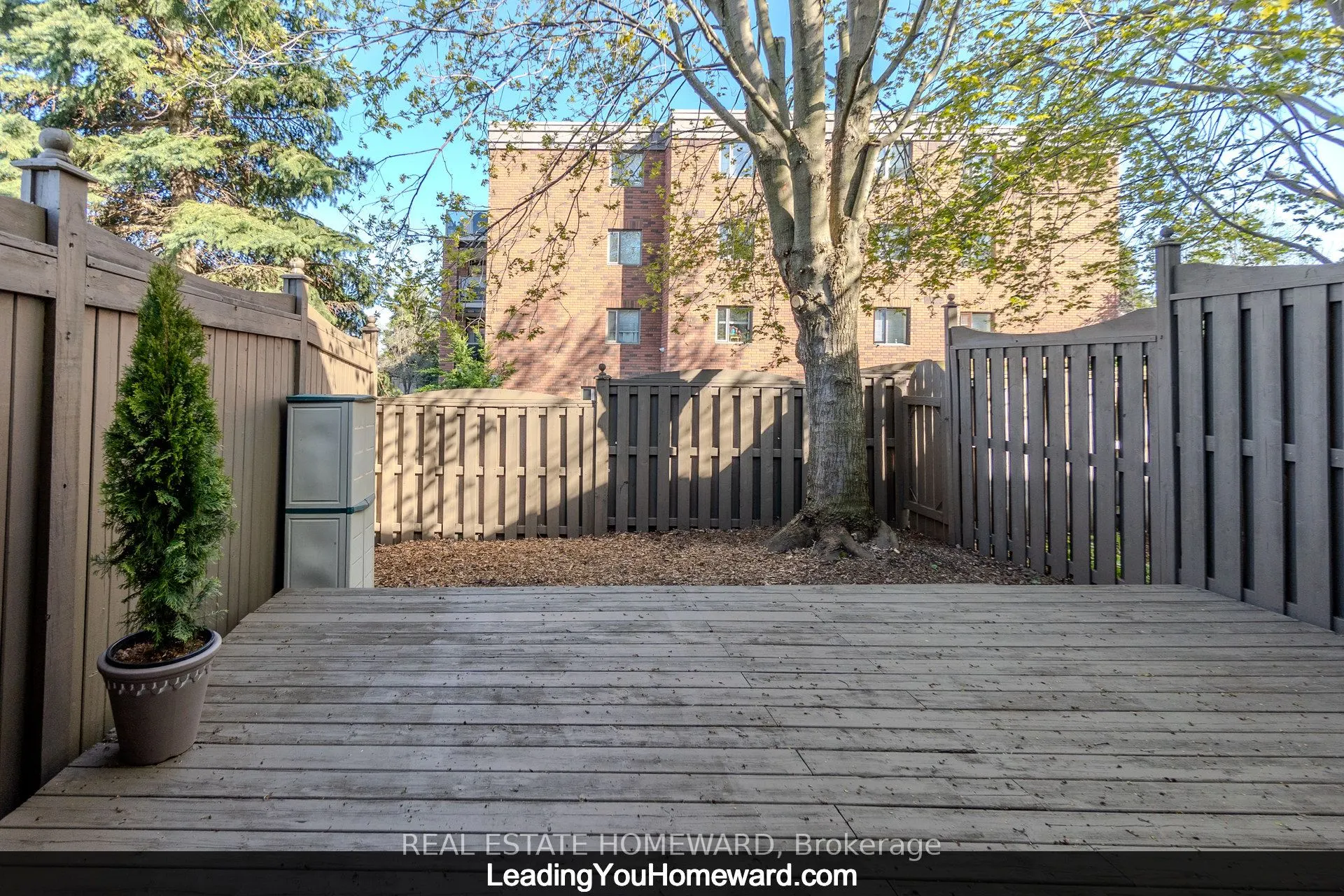 488 Yonge Street, #19