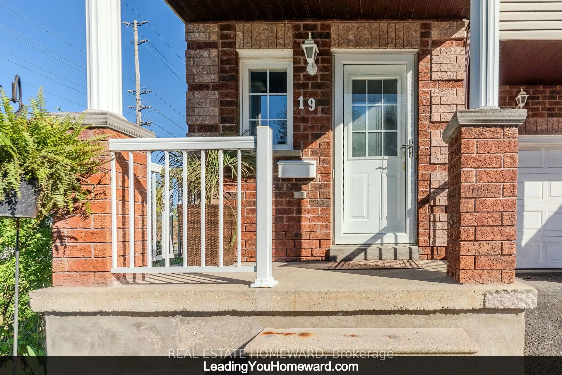 488 Yonge Street, #19