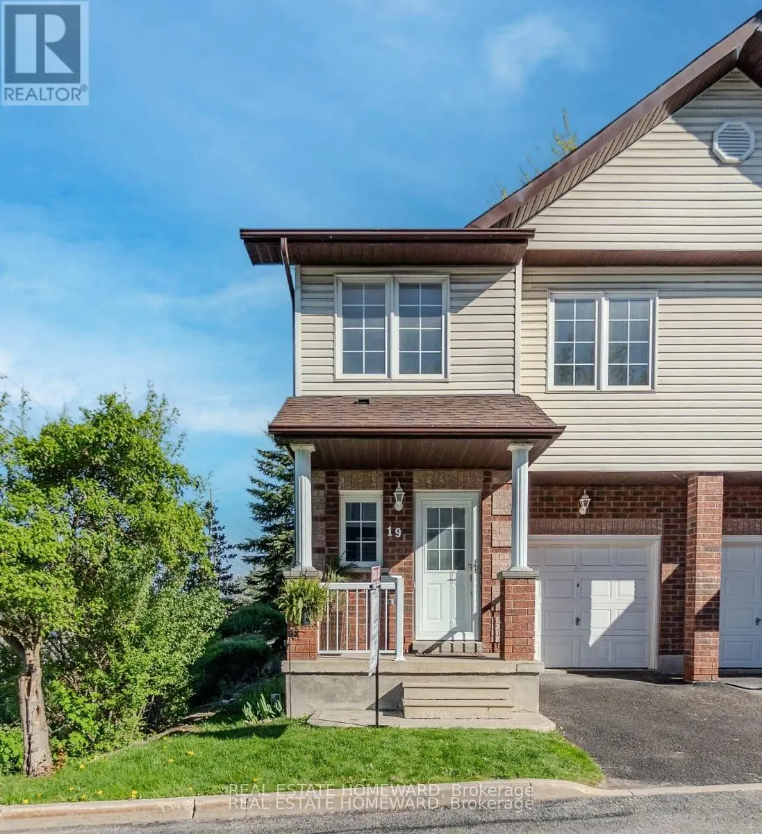 488 Yonge Street, #19