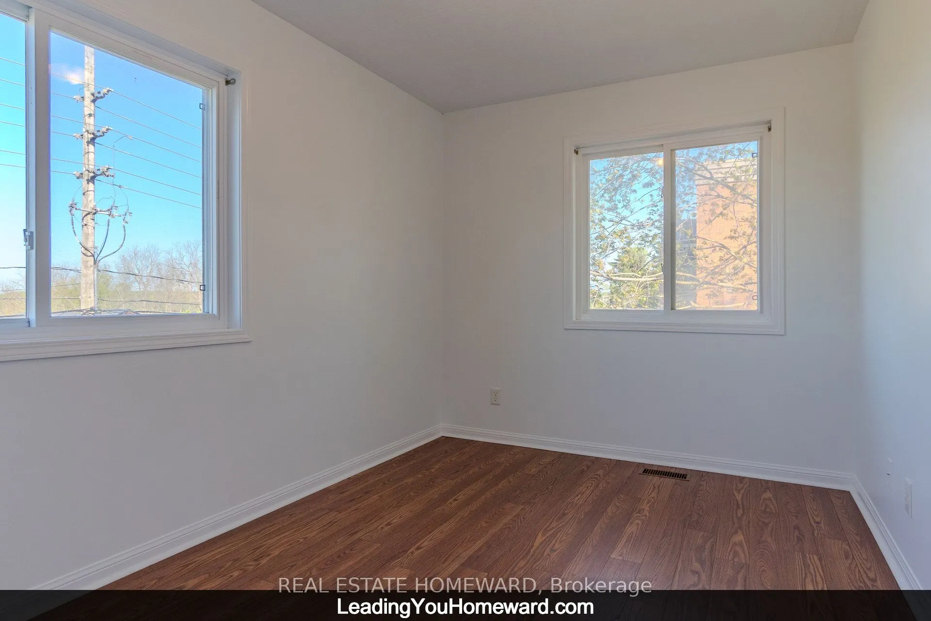 488 Yonge Street, #19