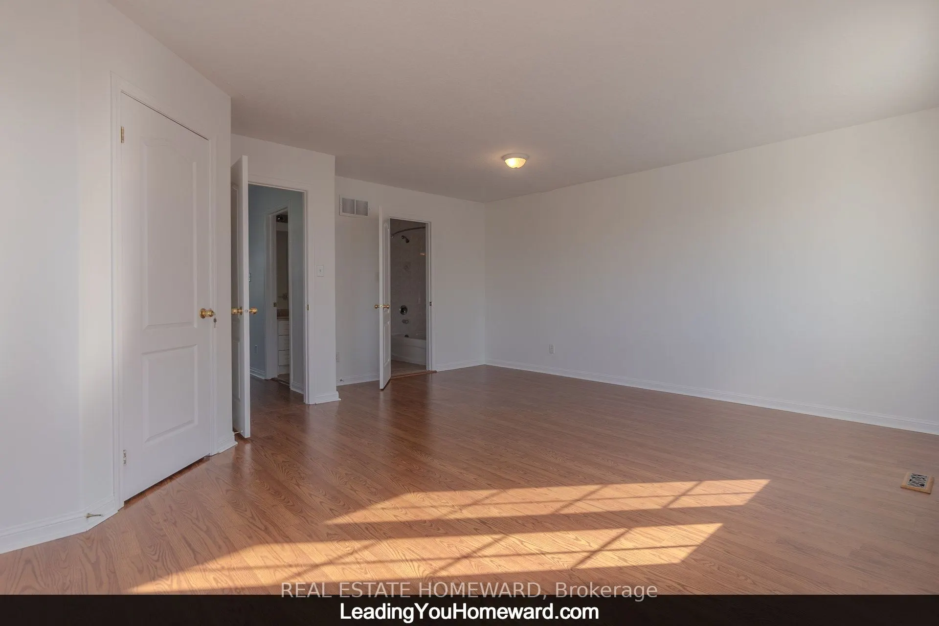 488 Yonge Street, #19