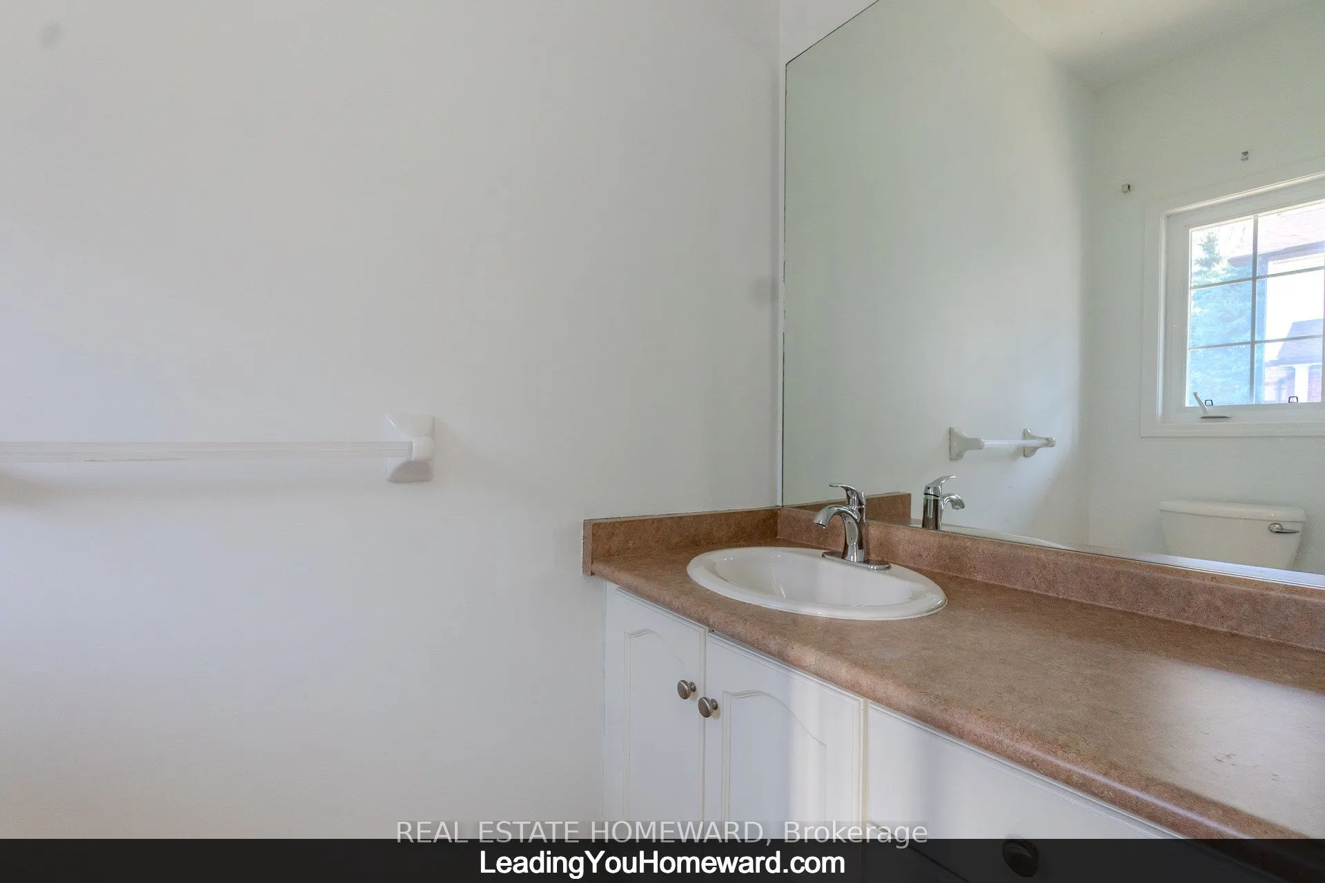 488 Yonge Street, #19