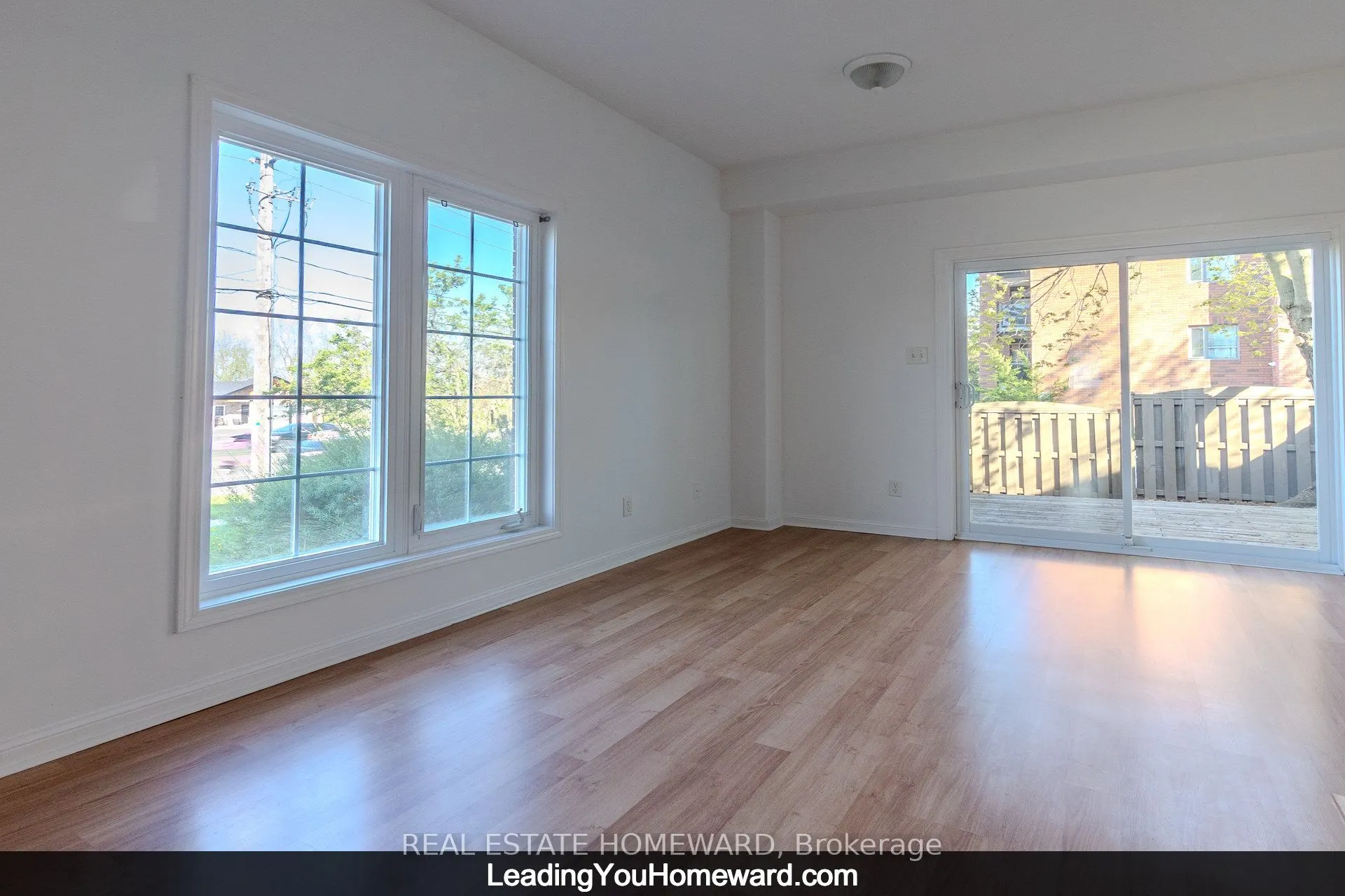 488 Yonge Street, #19