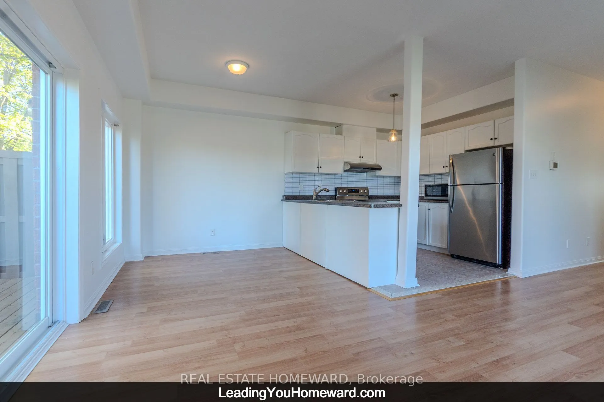 488 Yonge Street, #19