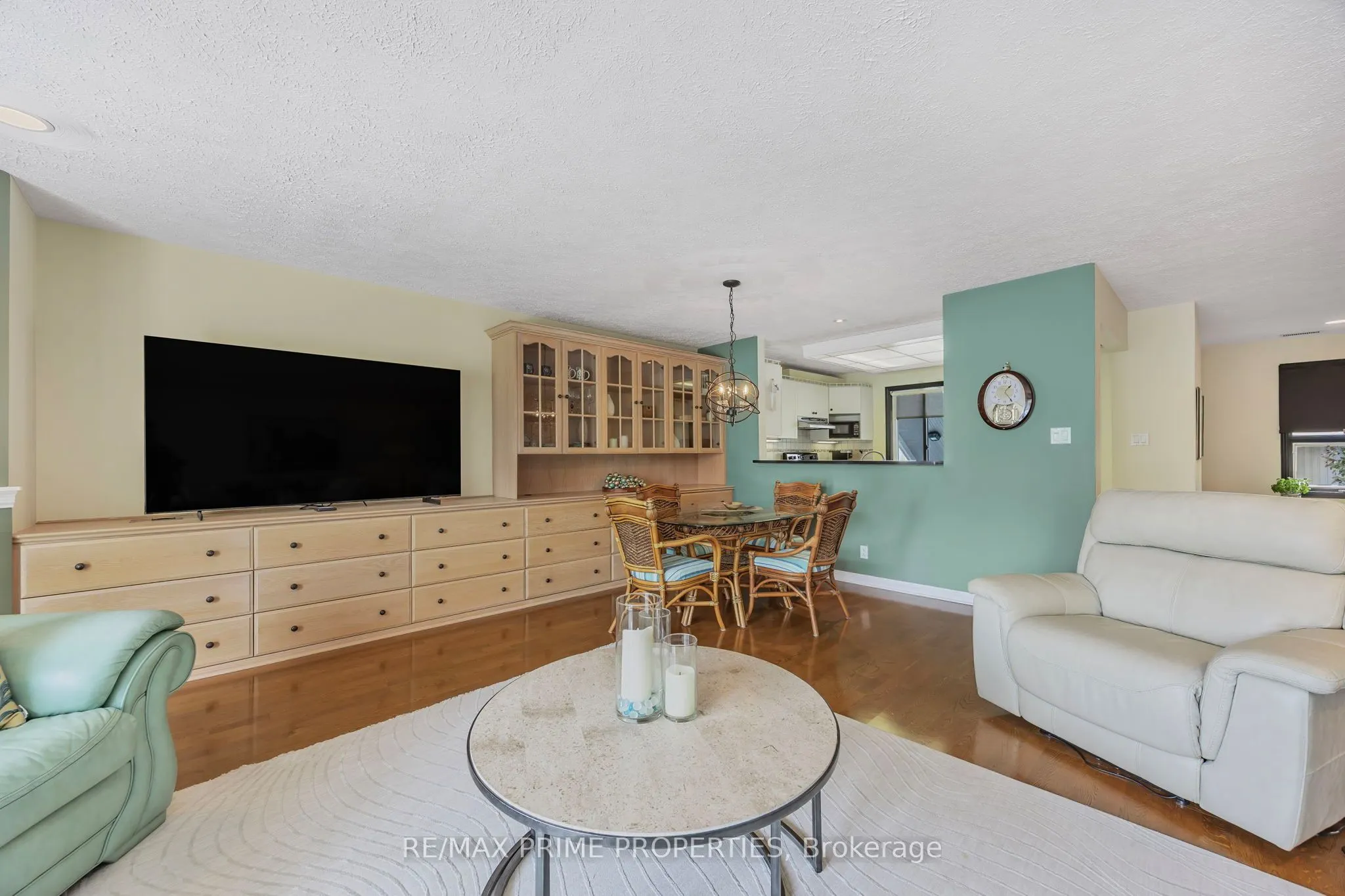 585 Atherley Road, #201