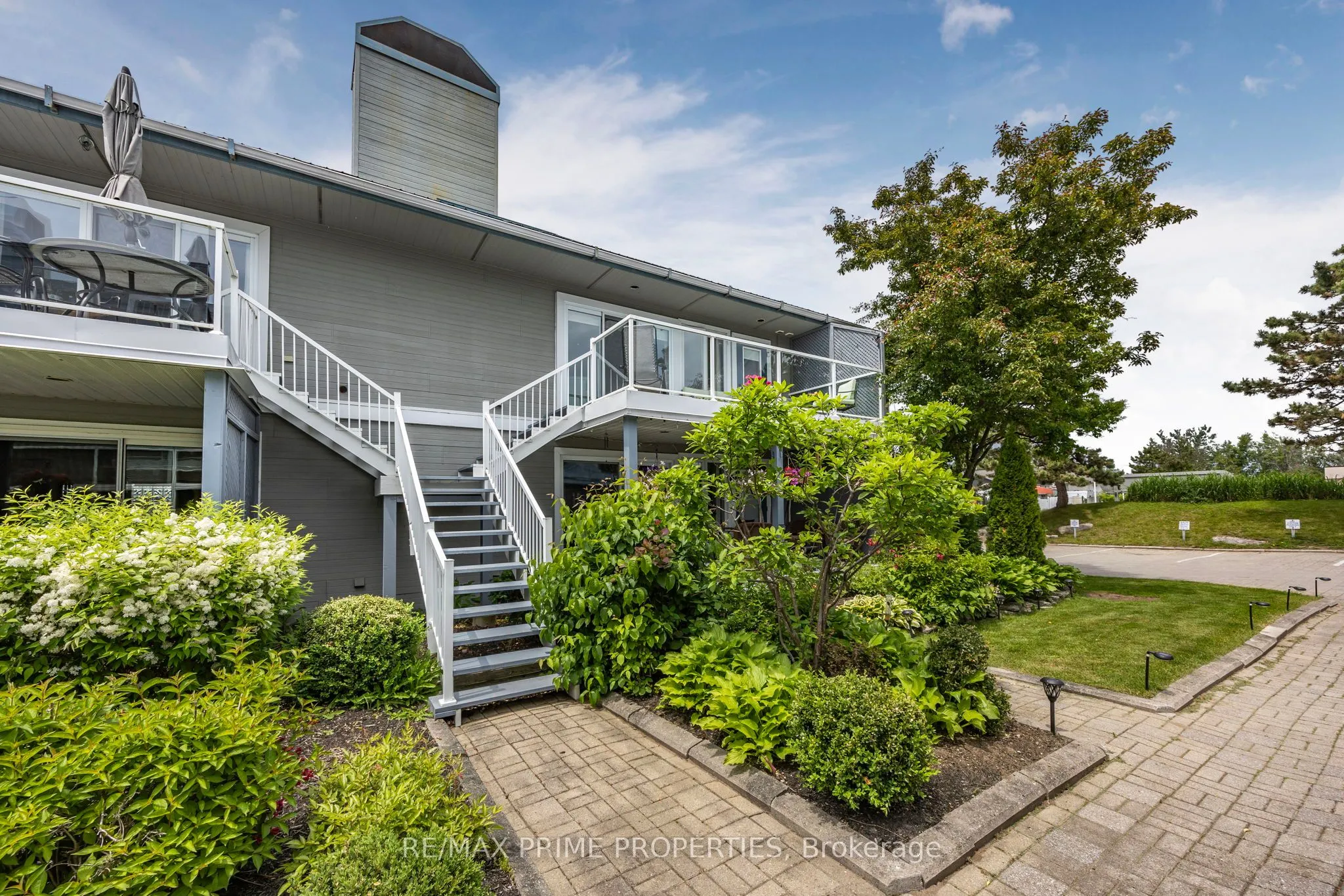 585 Atherley Road, #201