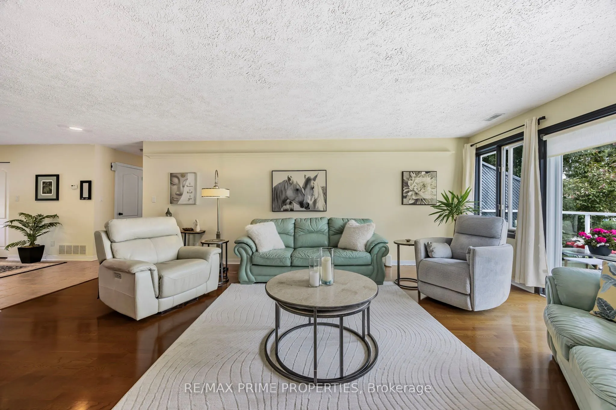 585 Atherley Road, #201