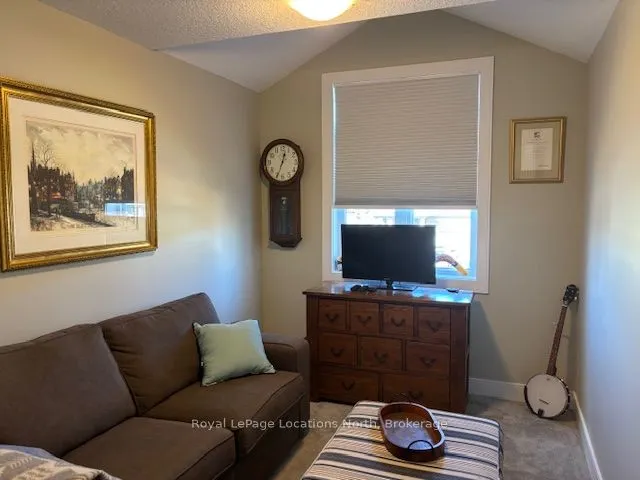 2 Foley Crescent