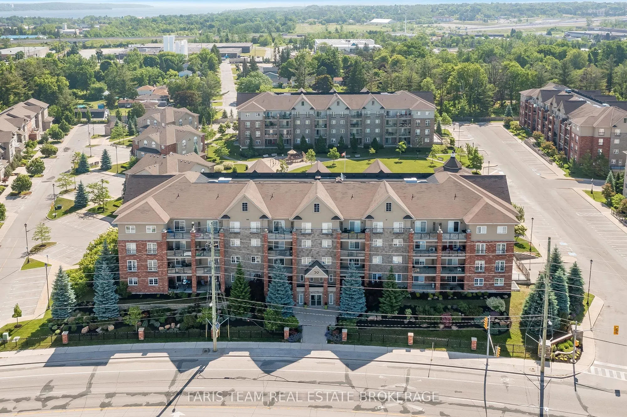 39 Ferndale Drive S, #301