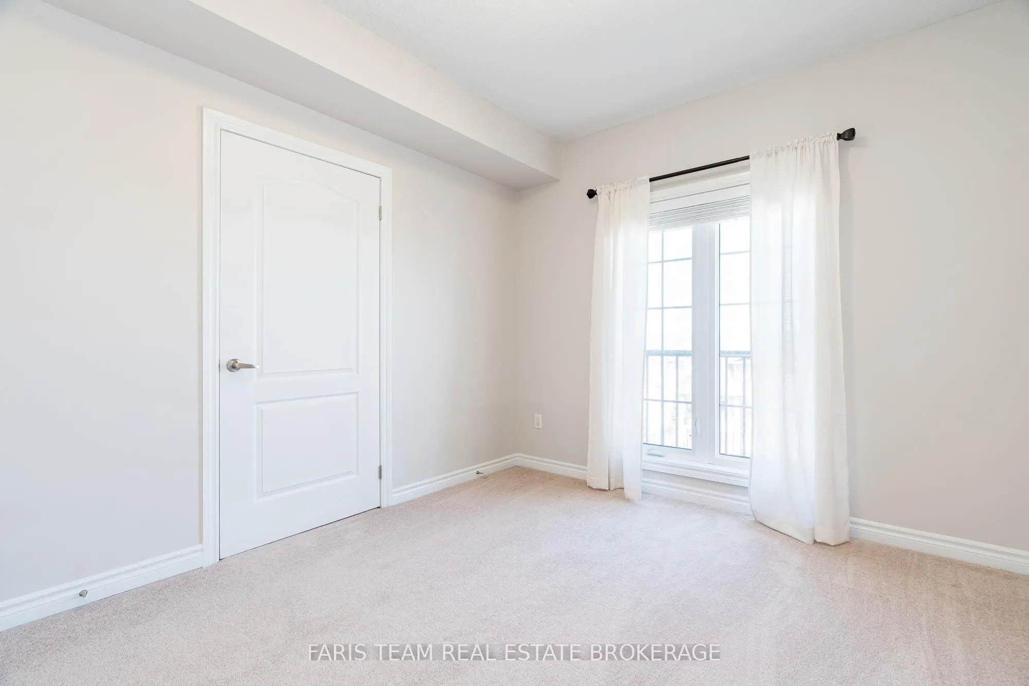 39 Ferndale Drive S, #301