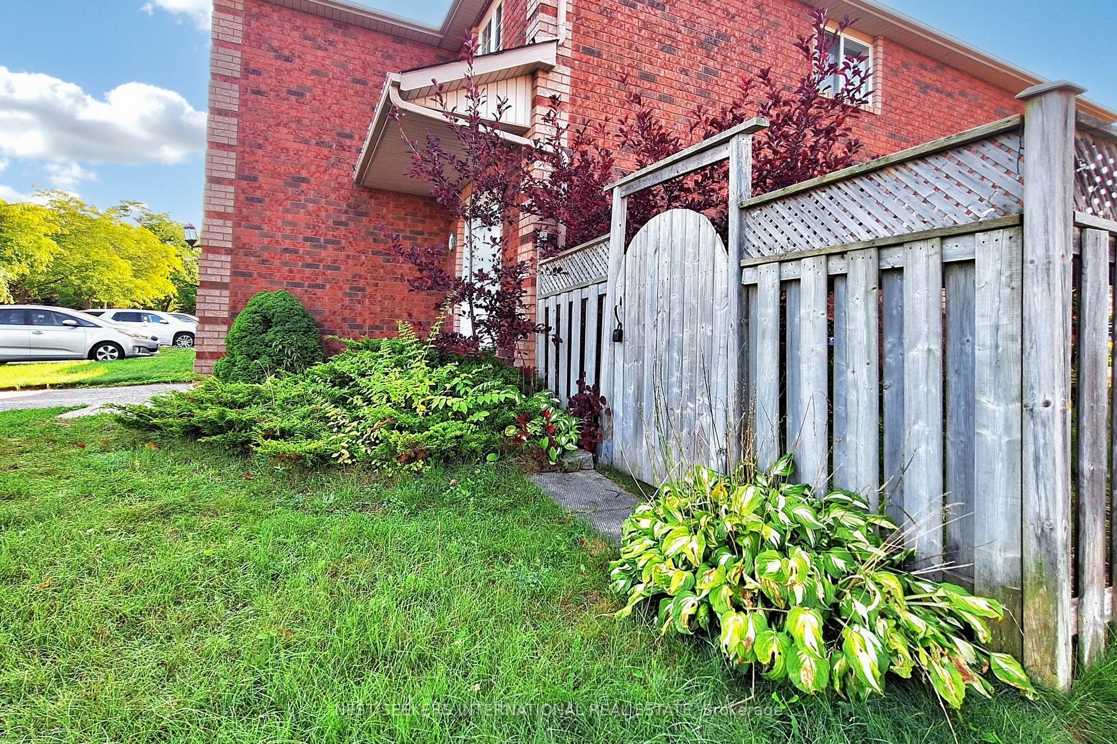 78 Clute Crescent