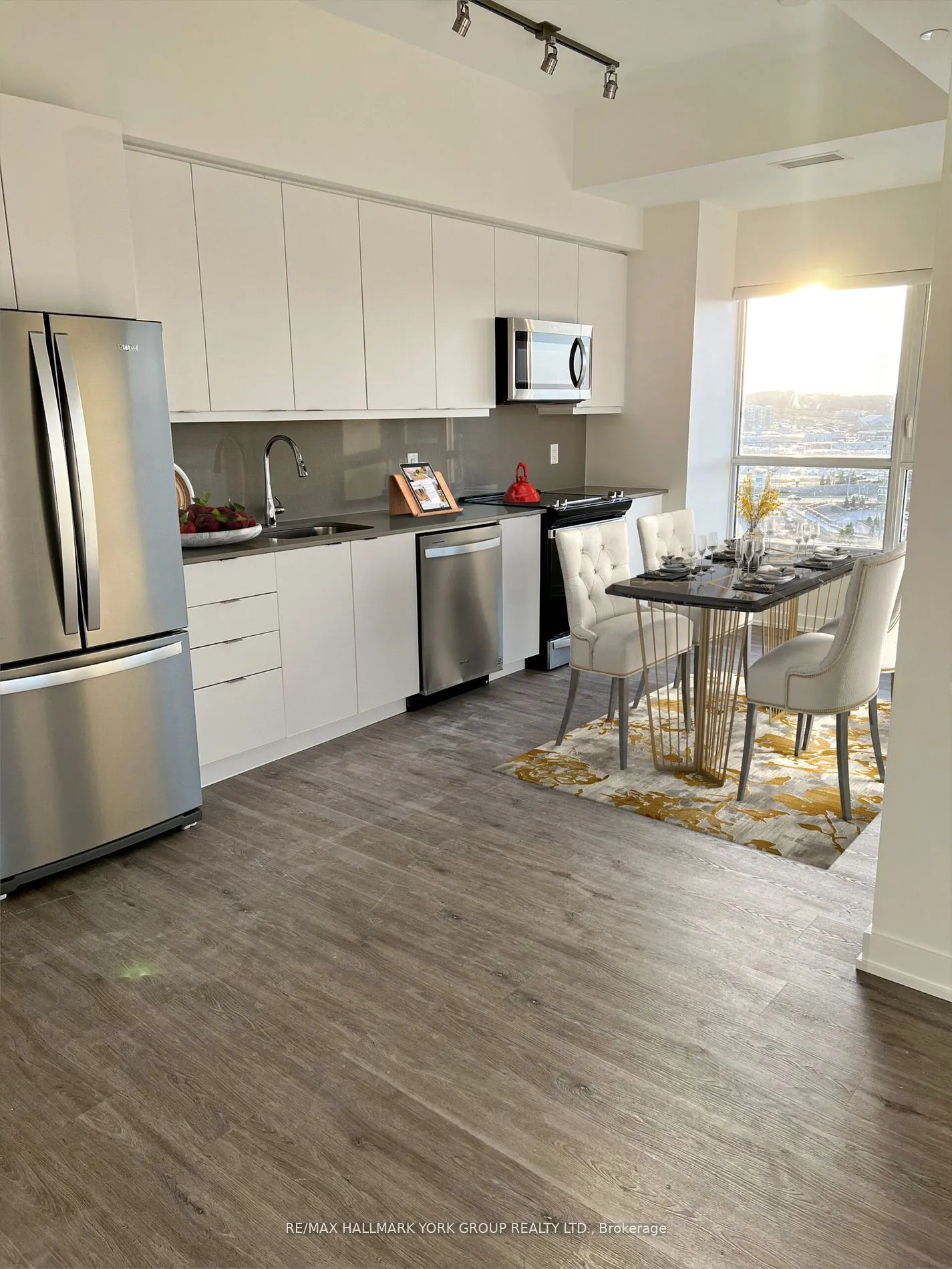 56 Lakeside Terrace, #1105