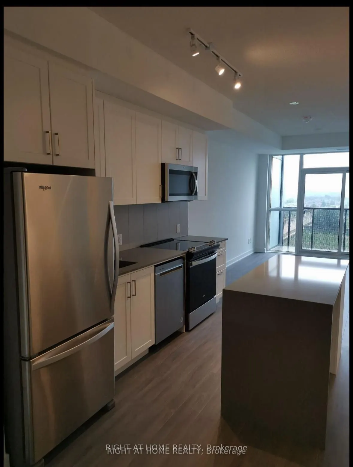 681 YONGE Street E, #612