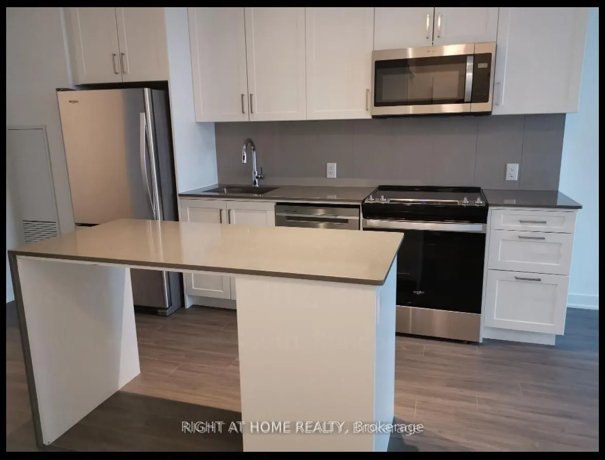 681 YONGE Street E, #612