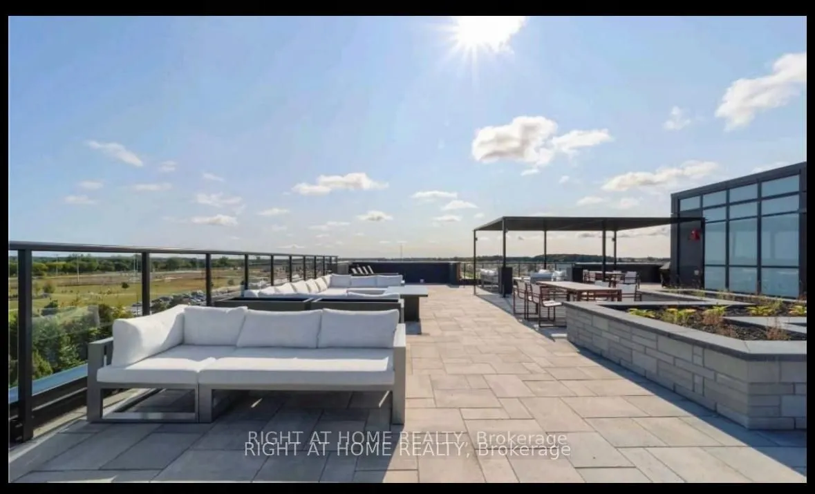 681 YONGE Street E, #612