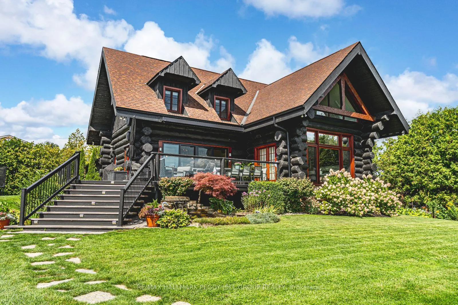2 Sunnyside Avenue