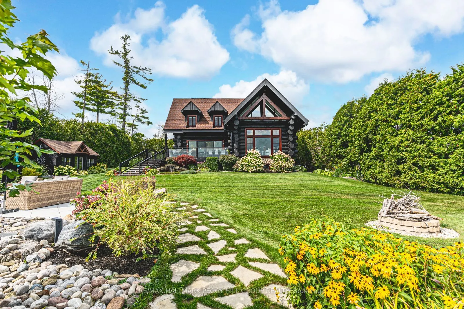 2 Sunnyside Avenue