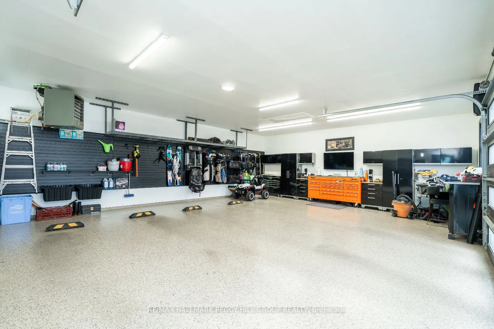 2 Sunnyside Avenue