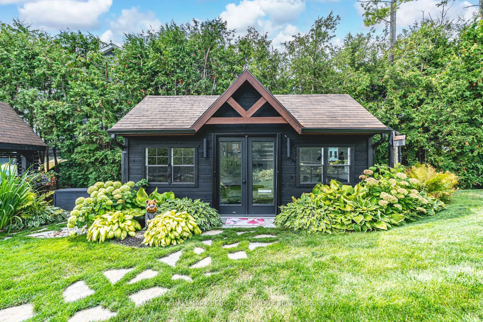 2 Sunnyside Avenue