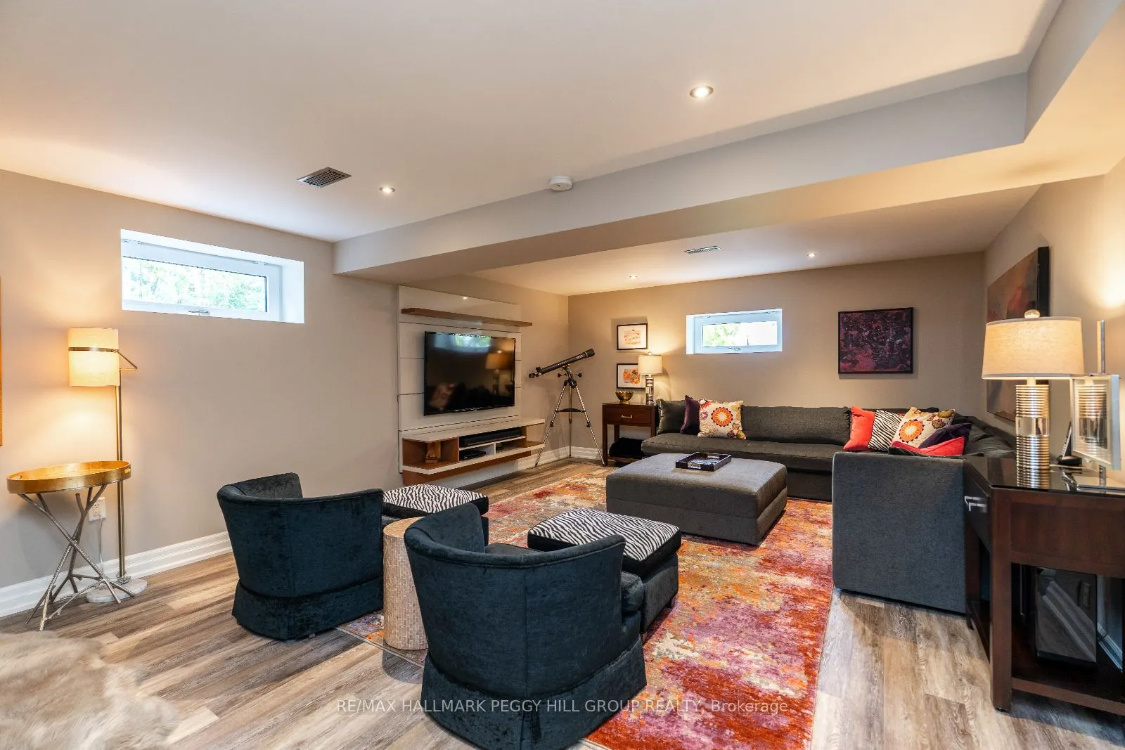 2 Sunnyside Avenue