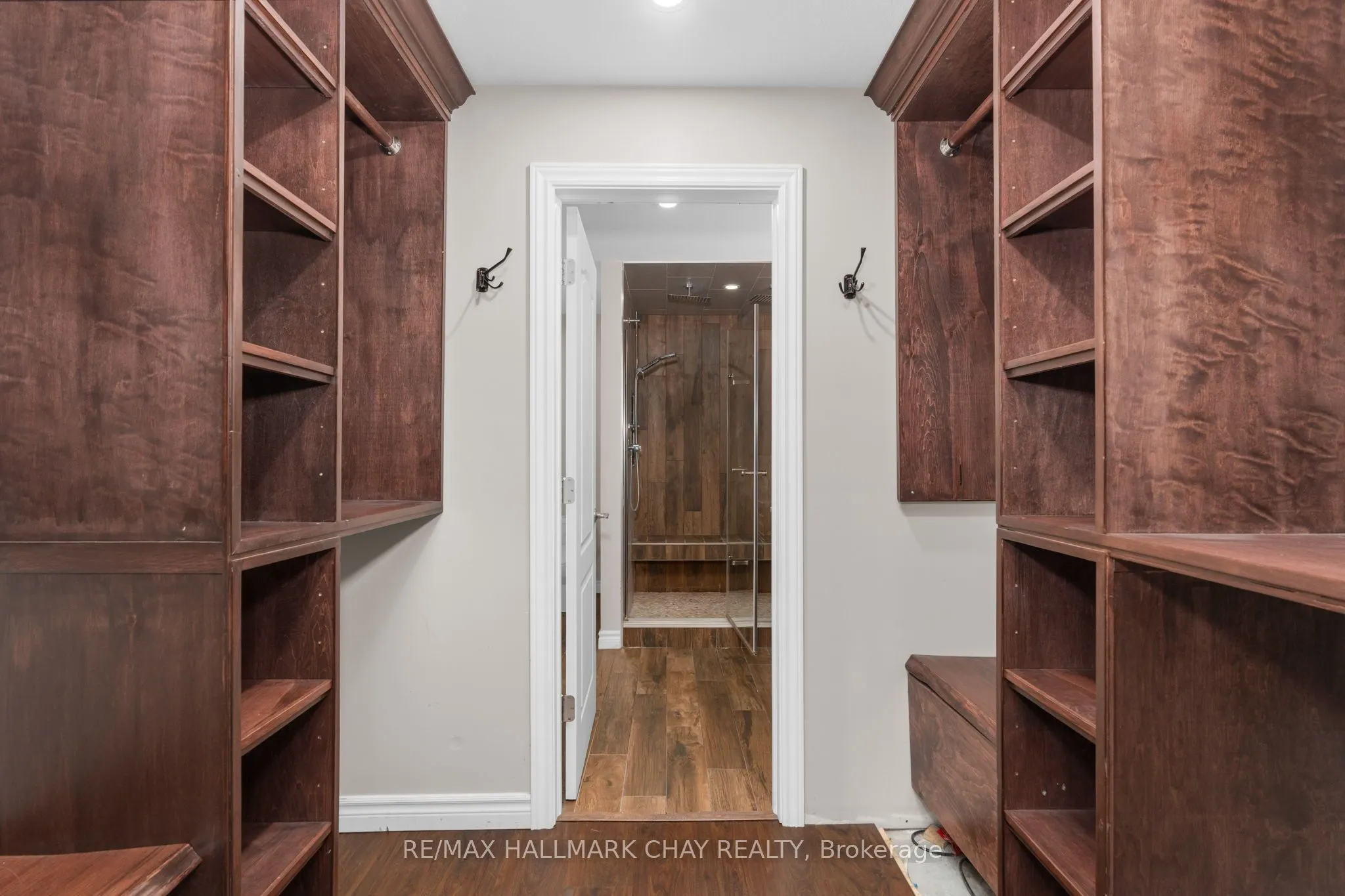 283 Regina Street