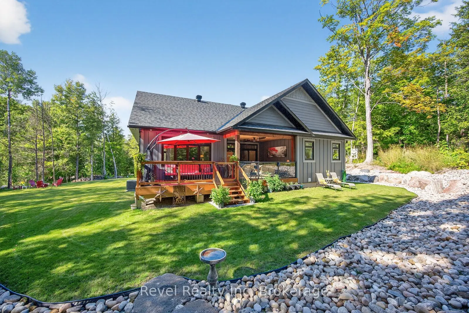 517 Silverbirch Drive