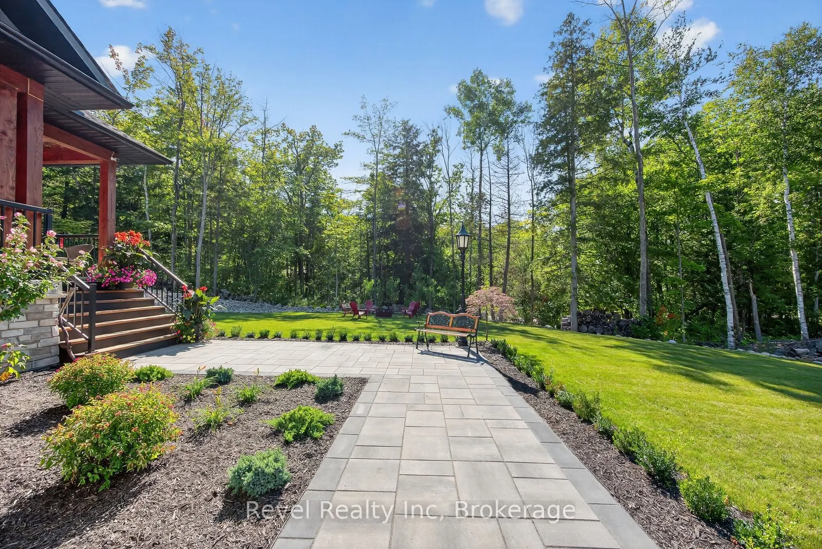517 Silverbirch Drive