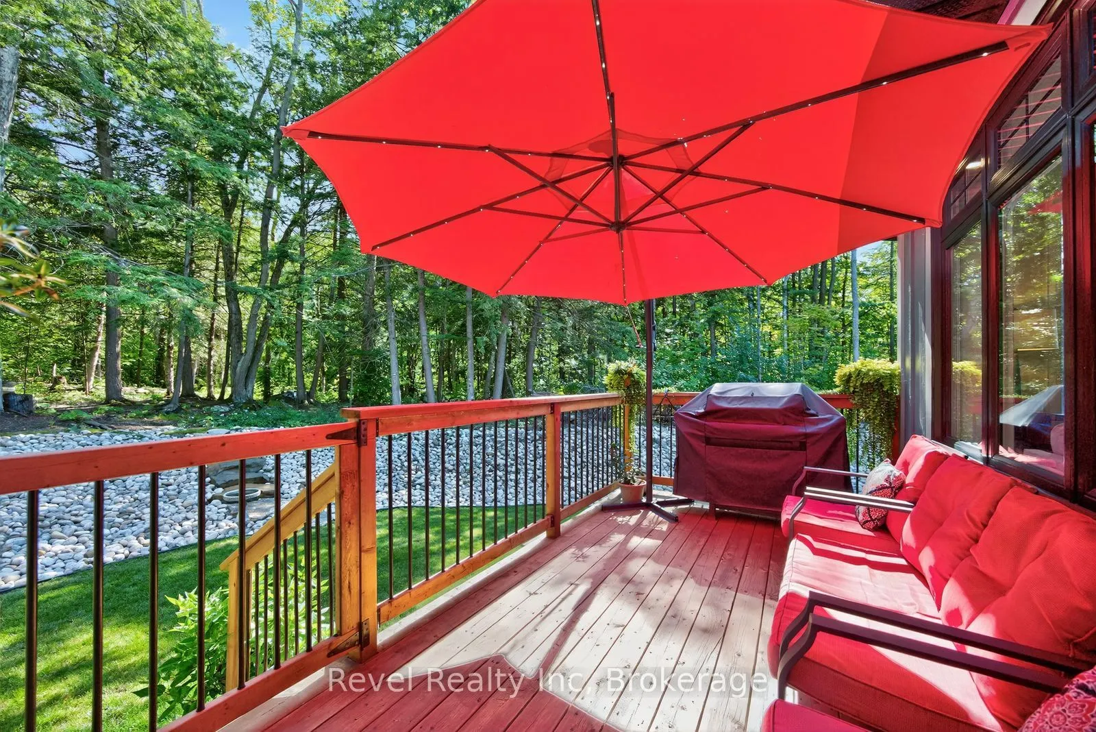 517 Silverbirch Drive