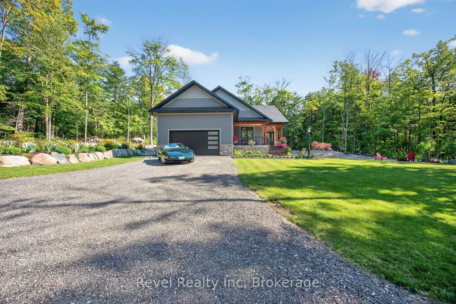 517 Silverbirch Drive