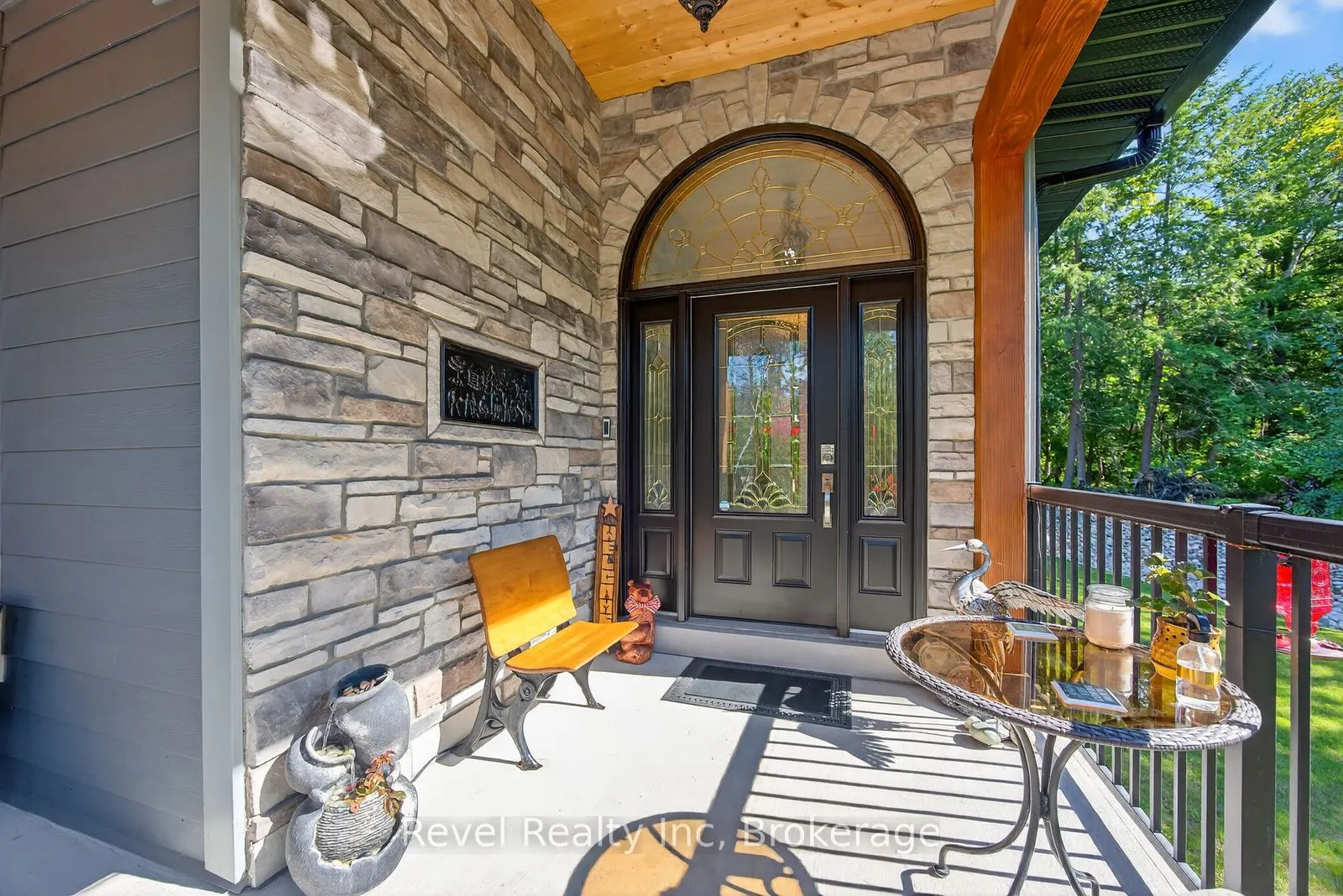 517 Silverbirch Drive