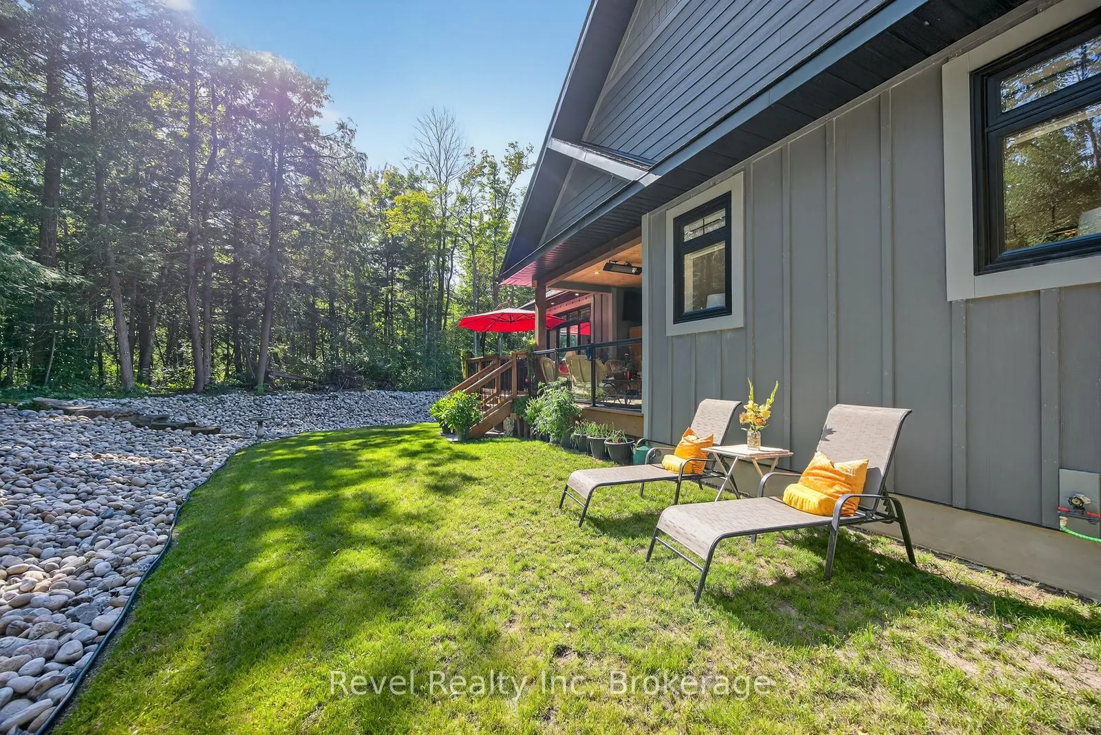 517 Silverbirch Drive
