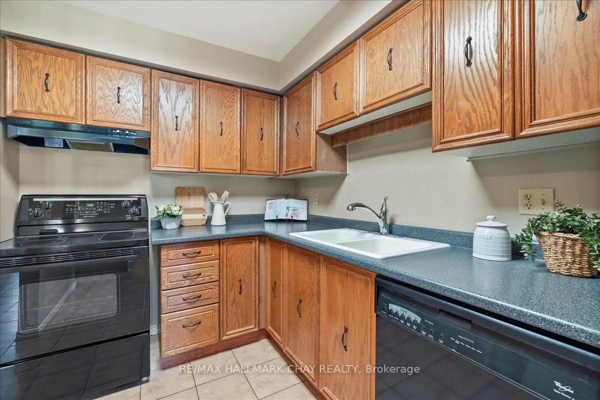 10 Coulter Street, #335