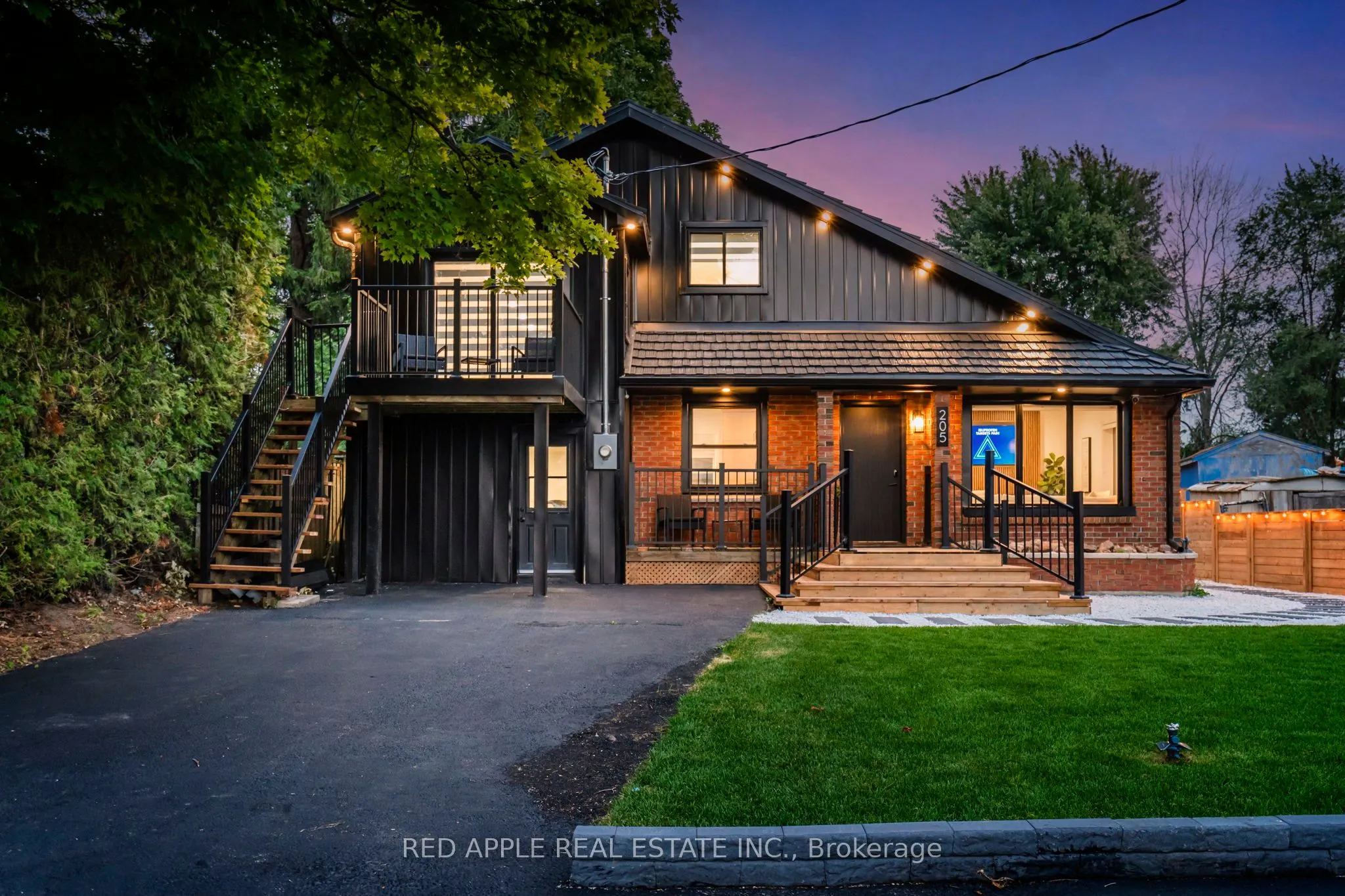 205 Hoyt Avenue