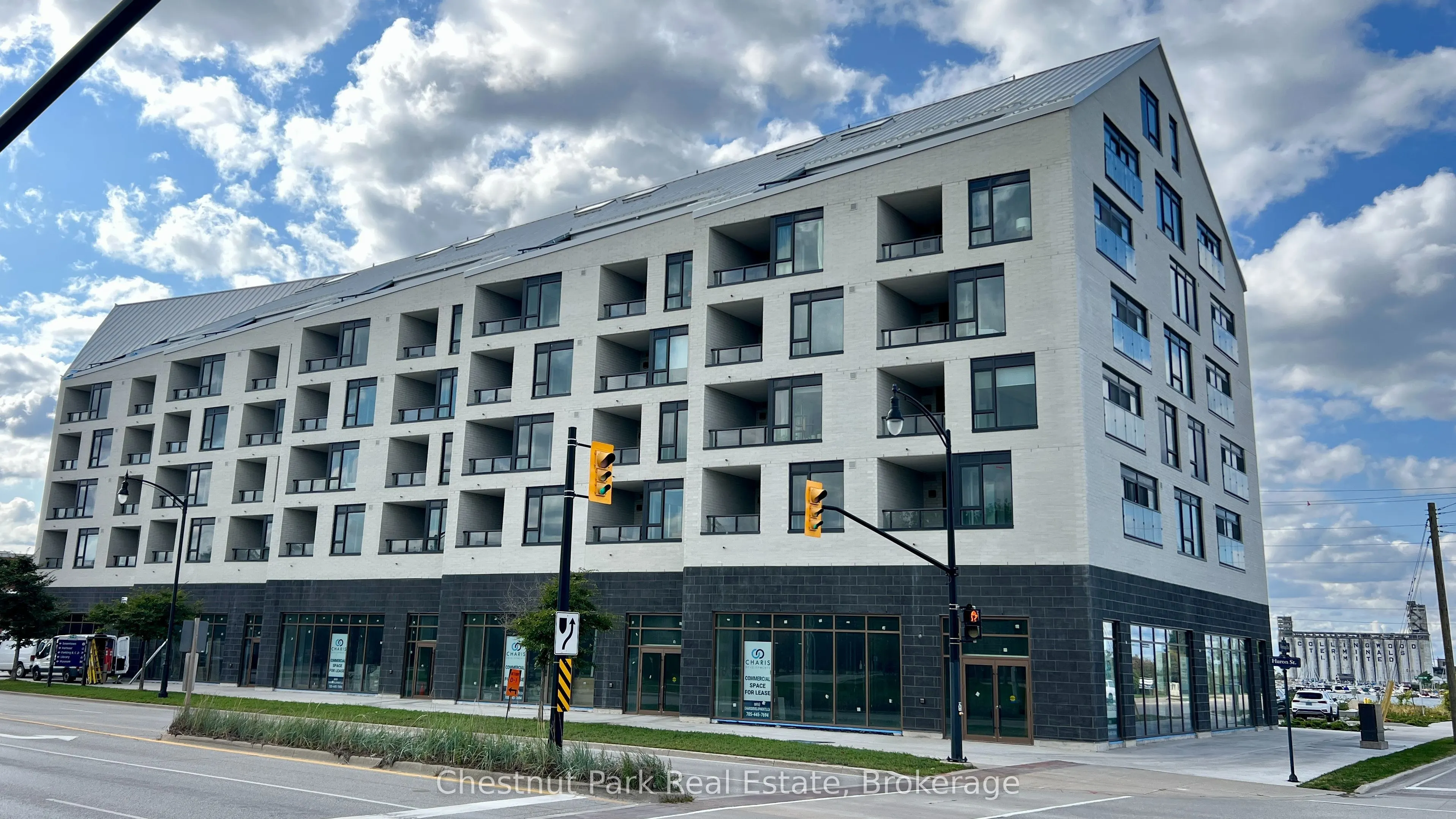 31 Huron Street, #102