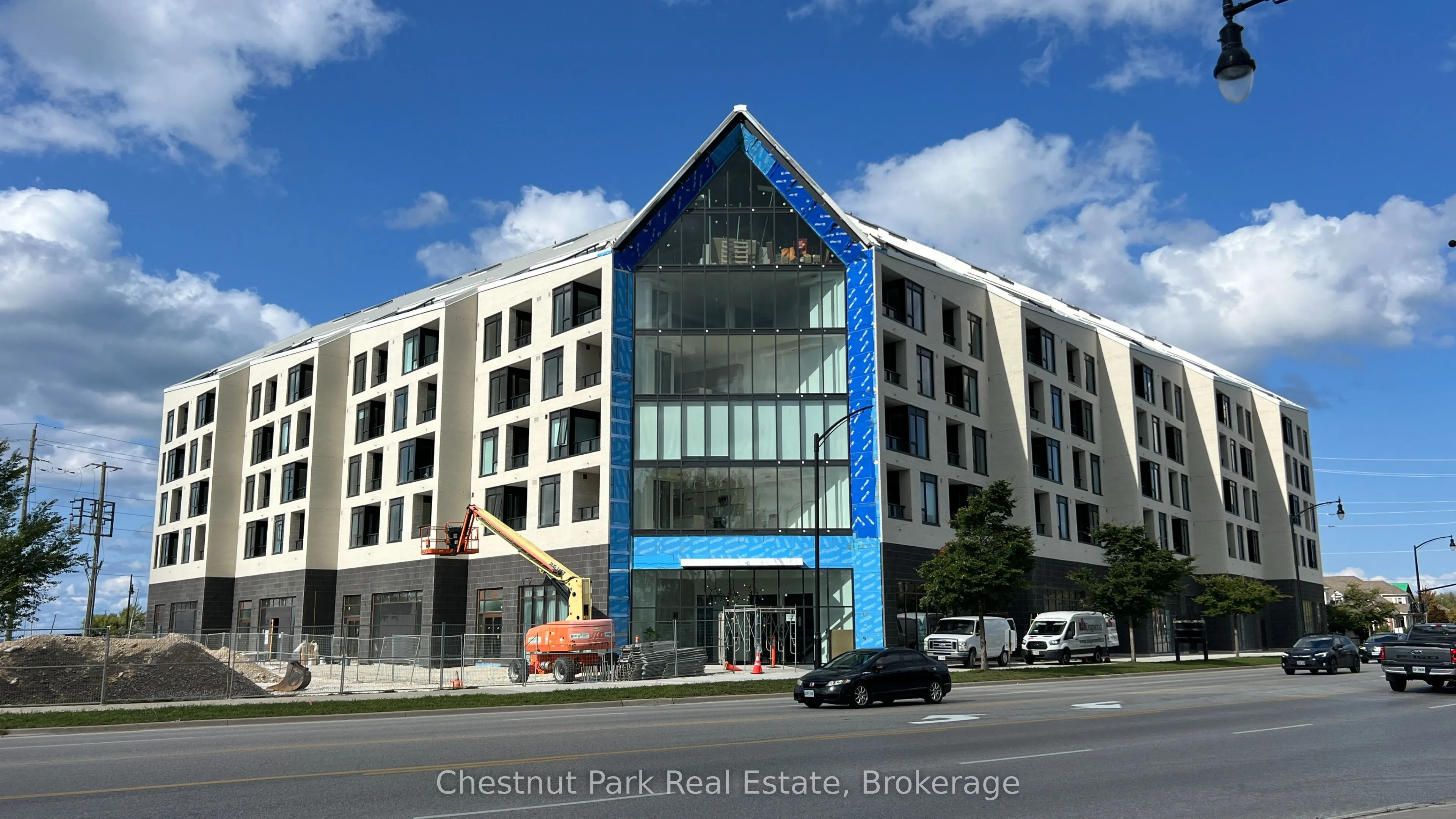 31 Huron Street, #102