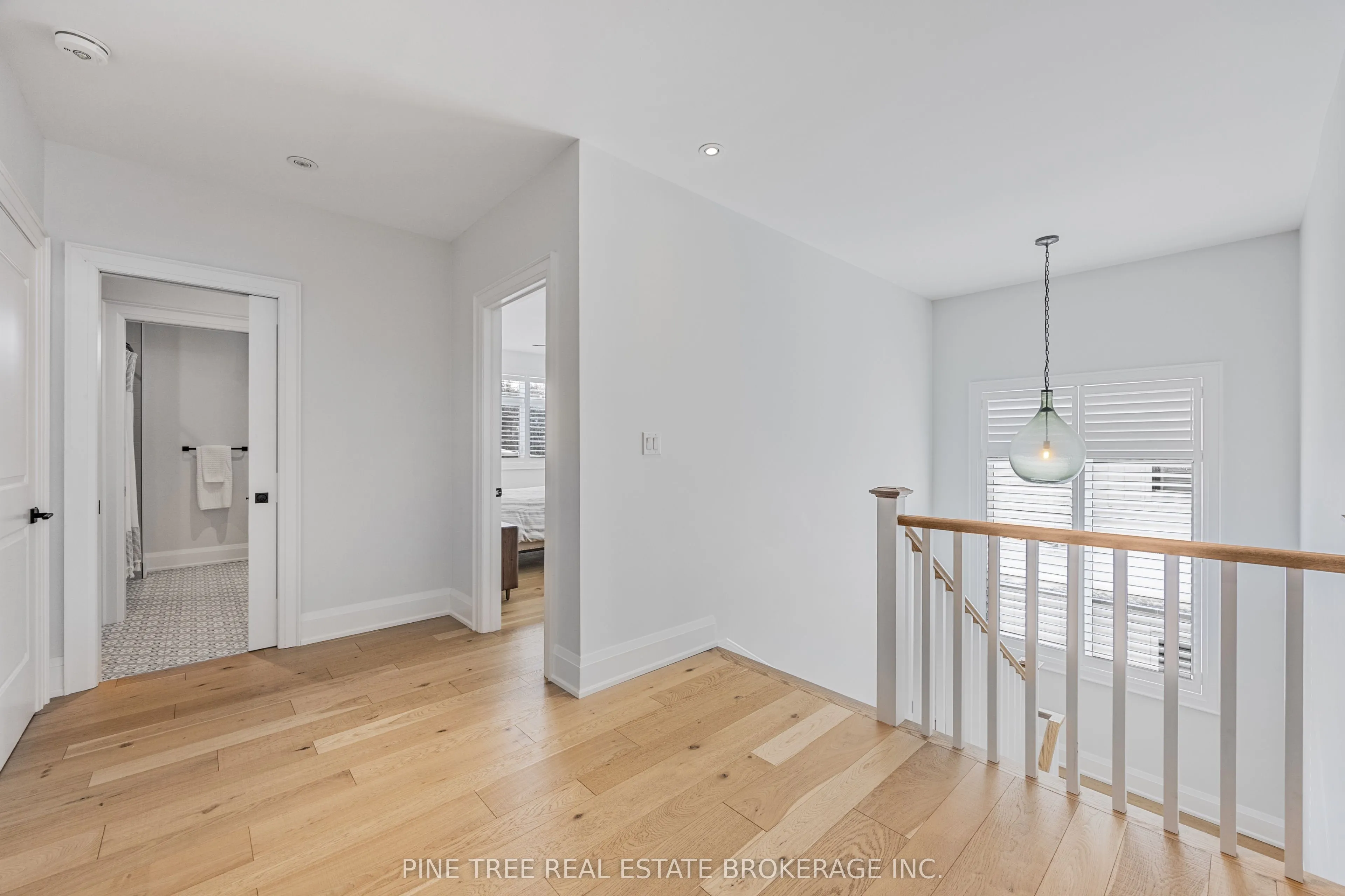 6 Colborne Street