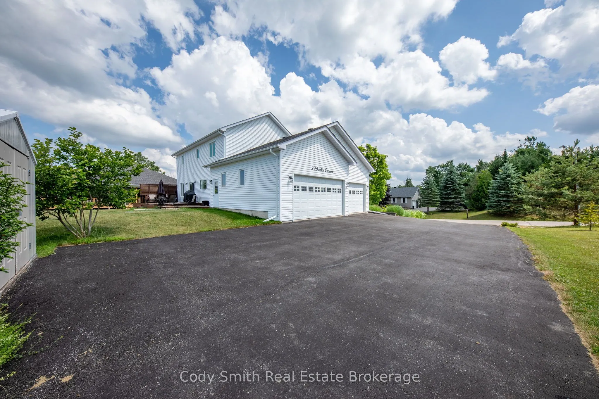 3 BRECHIN Crescent