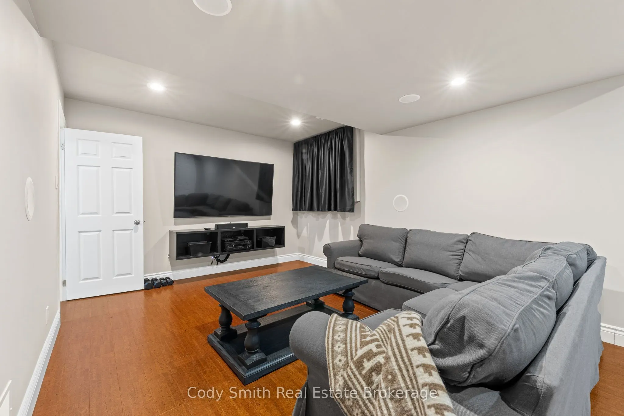 3 BRECHIN Crescent