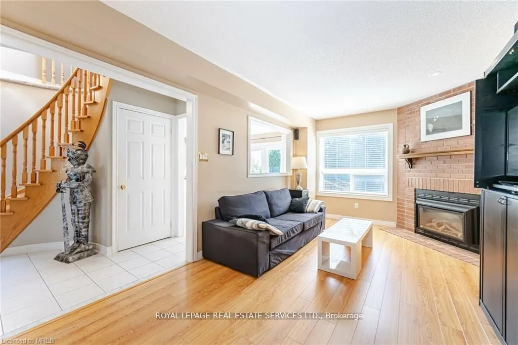 125 Ferndale Drive S