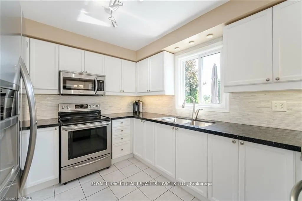 125 Ferndale Drive S