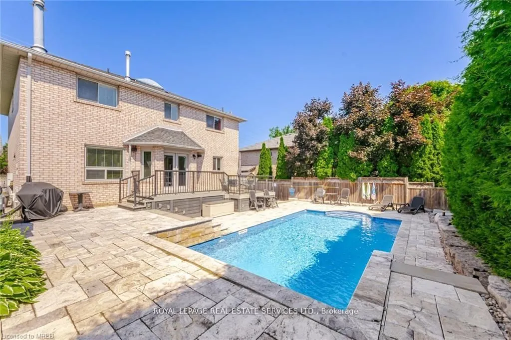 125 Ferndale Drive S