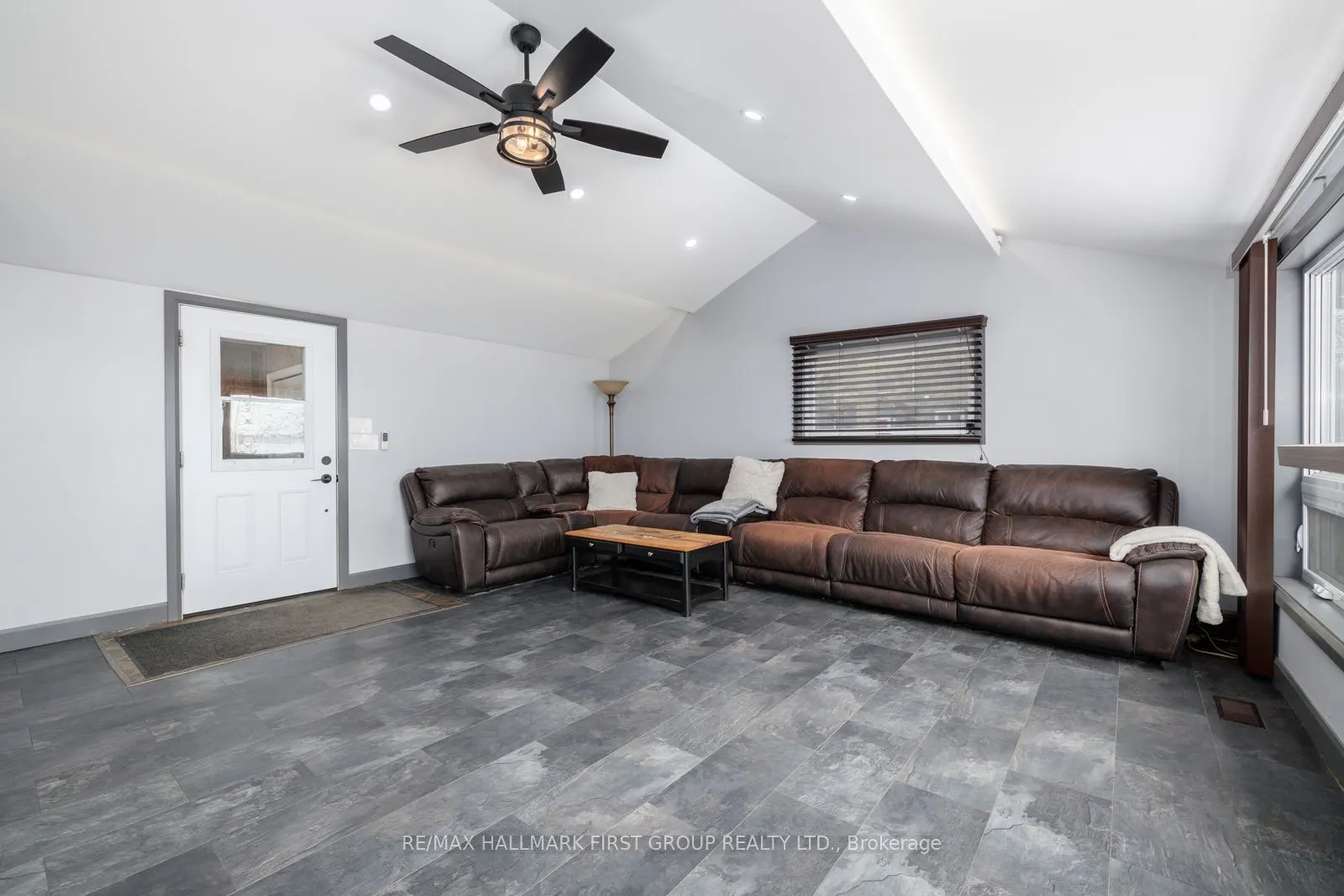 6386 Bluebird Street