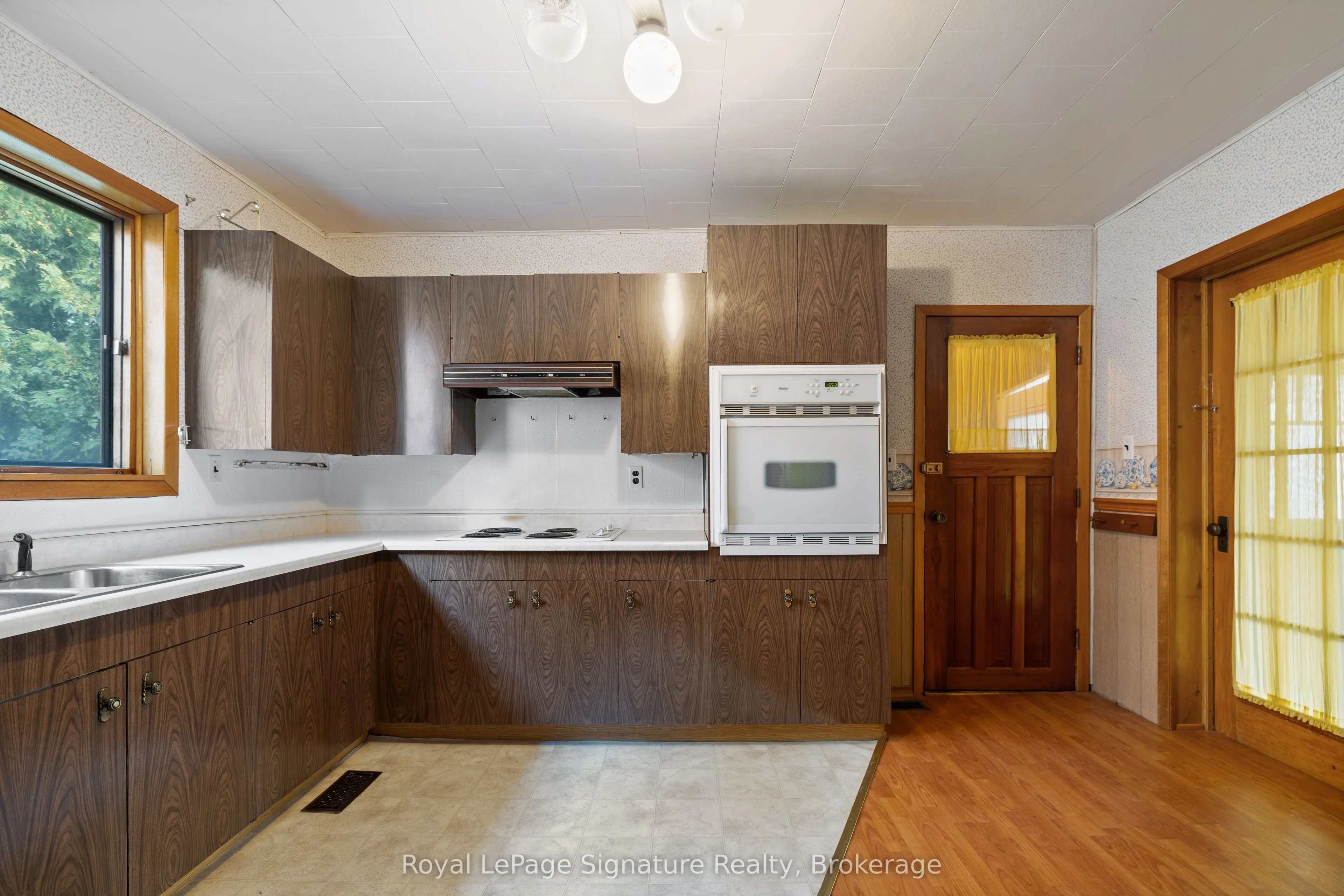 125 Fourth Street W