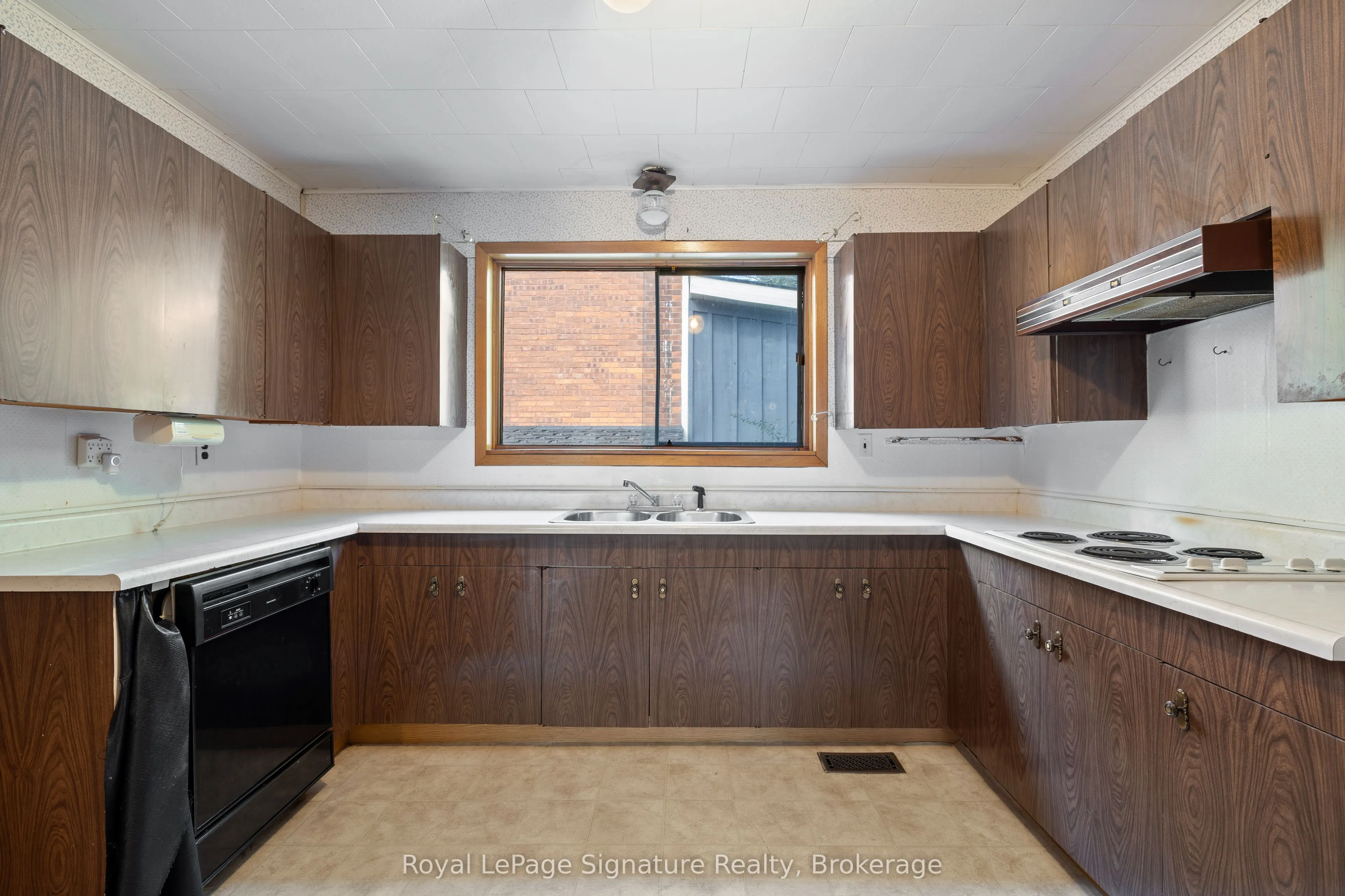 125 Fourth Street W