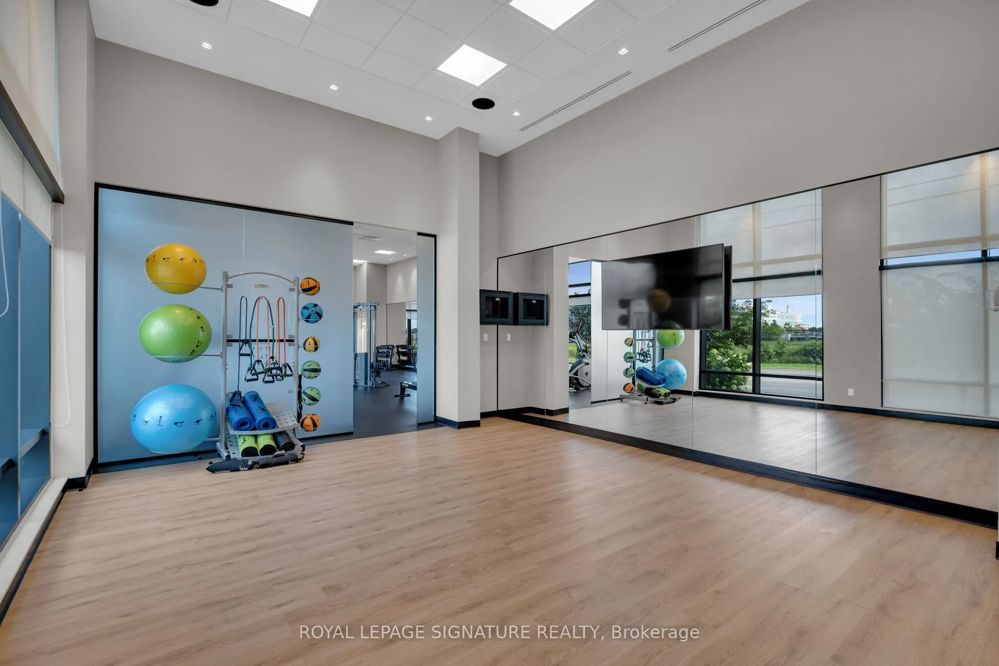 681 Yonge Street, #421