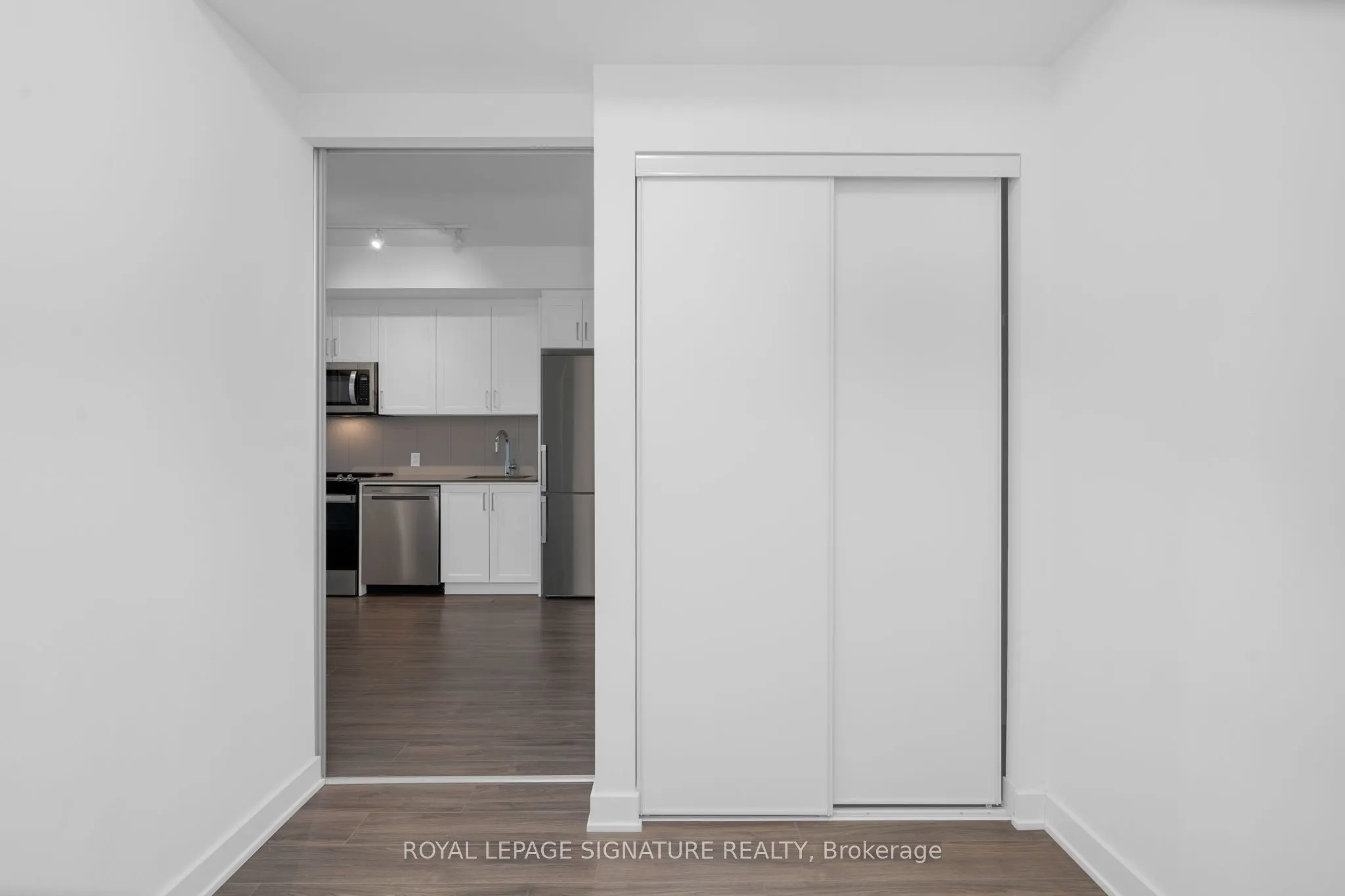 681 Yonge Street, #421