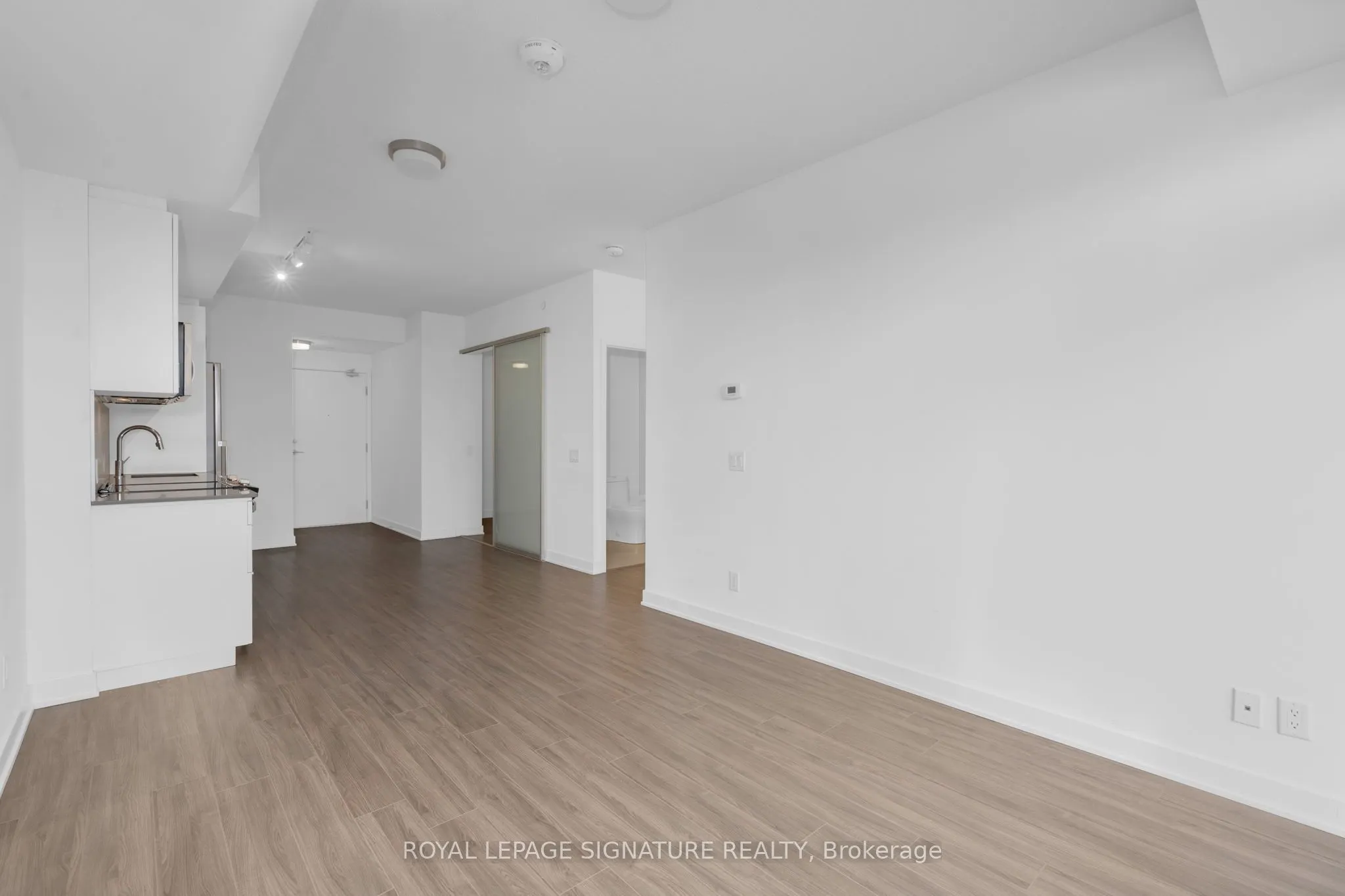 681 Yonge Street, #421
