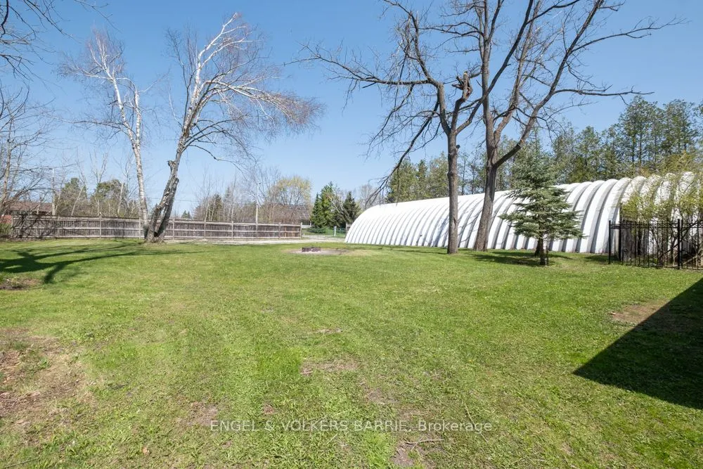 112 Lakeshore Road W