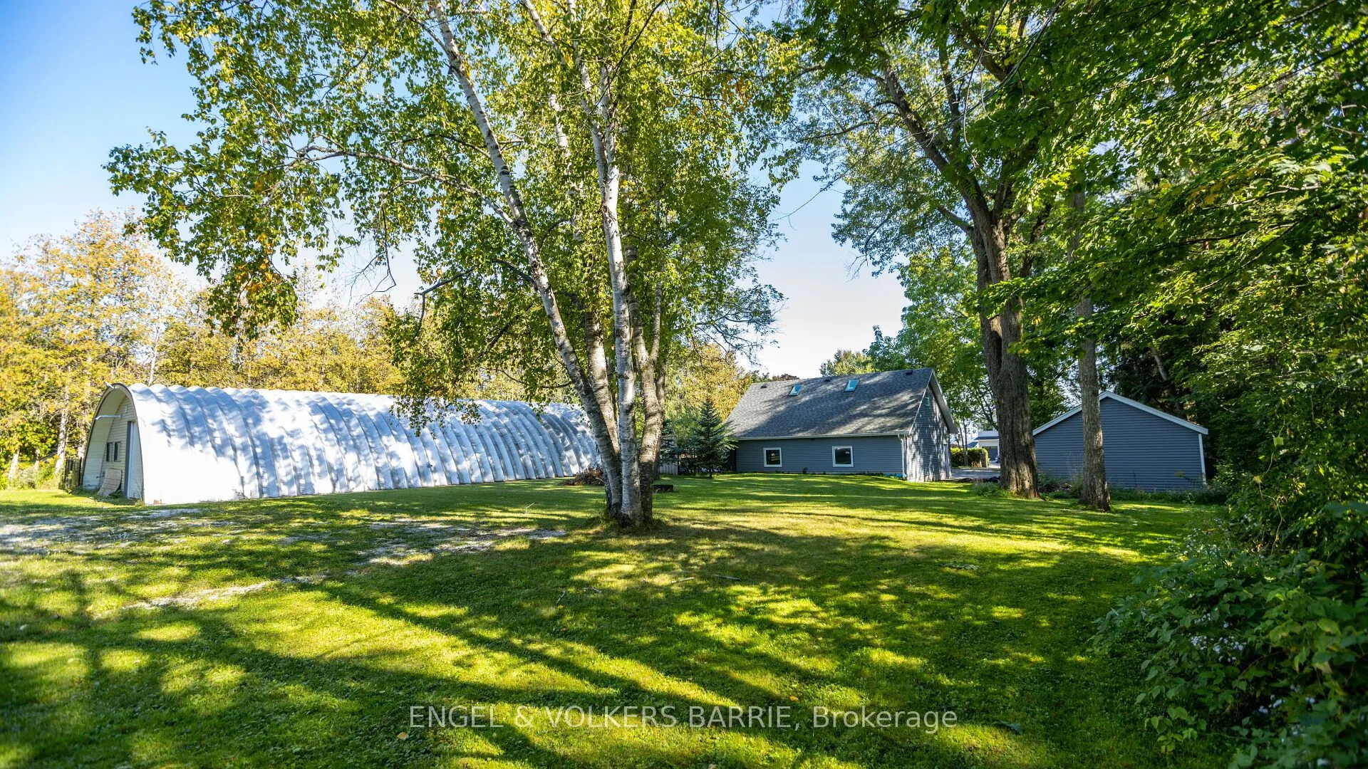 112 Lakeshore Road W