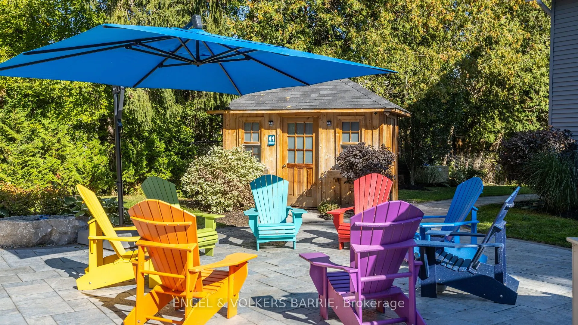 112 Lakeshore Road W